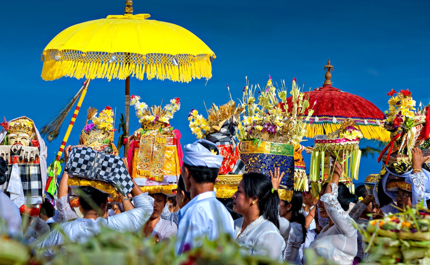 Budaya Melasti Yang Merupakan Tradisi Di Bali