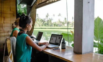 Kehidupan Nomaden Yang Berpindah Tempat Serta Remote Work