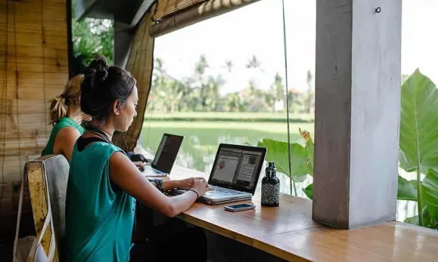 Kehidupan Nomaden Yang Berpindah Tempat Serta Remote Work