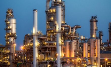 Bangunan Pabrik Yang Menjadi Tempat Orang Berkerja