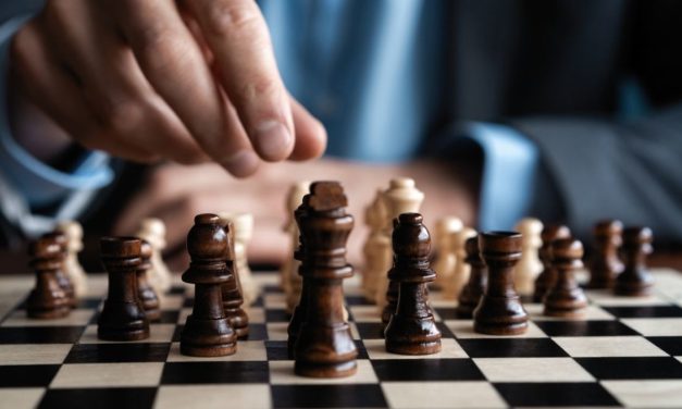 Permainan Otak Melalui Olahraga Catur Yang Berstrategi