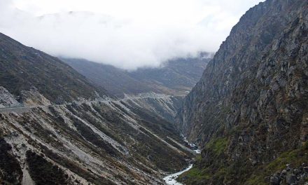 Bentuk Lembah Yang Menjadi Jurang Yang Sangat Berbahaya
