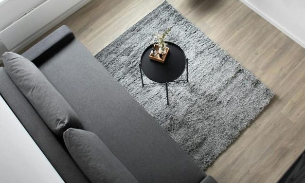 Alas Lantai Karpet Yang Berguna Sebagai Penutup