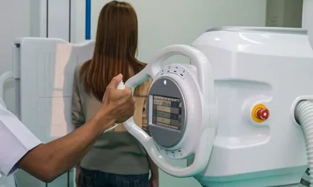 Pendeteksi Tubuh Menggunakan X-ray Pada Tindakan Rontgen