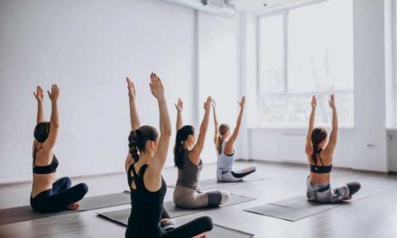 Melatih Fisik Melalui Olahraga Kebugaran Yoga