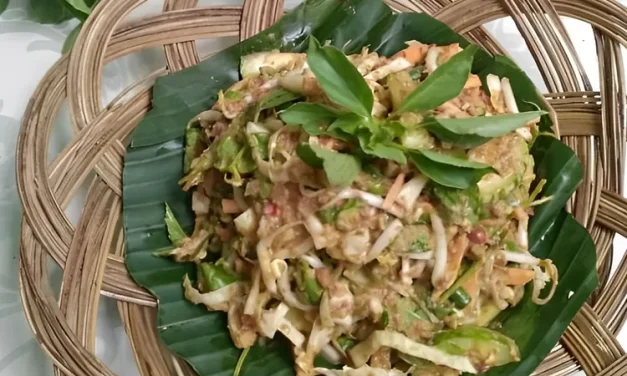 Salad Karedok Makanan Khas Jawa Dengan Sayuran