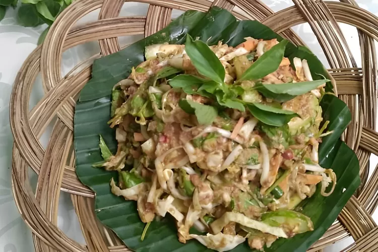 Salad Karedok Makanan Khas Jawa Dengan Sayuran