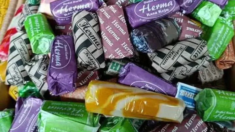 Jajanan Kenyal Manis Dodol Dengan Banyak Varian