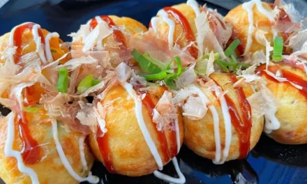 Makanan Bulatan Kecil Yang Berasal Jepang Takoyaki