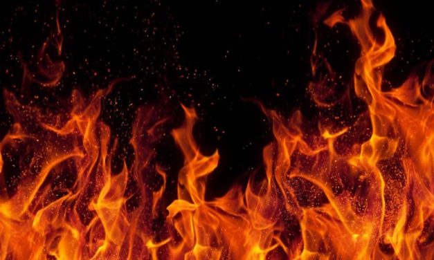 Reaksi Kimia Api Yang Menimbulkan Manfaat Dan Risiko