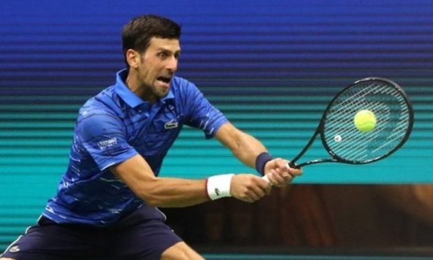 Olahraga Bola Tenis Dengan Lapangan Lebar