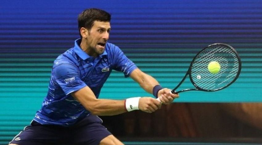 Olahraga Bola Tenis Dengan Lapangan Lebar