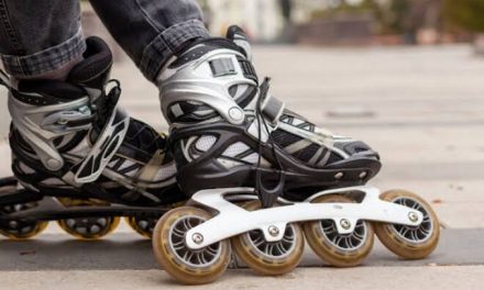 Kegiatan Rekreasi Dengan Sebuah Sepatu Roda