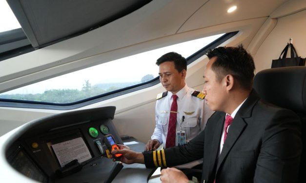 Profesi Khusus Masinis Pembawa Kereta Api