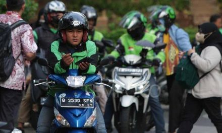 Transportasi Umum Ojek Pangkalan Tanpa Aplikasi