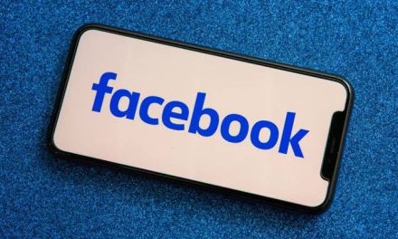 Sebuah Aplikasi Facebook Sebagai Media Sosial