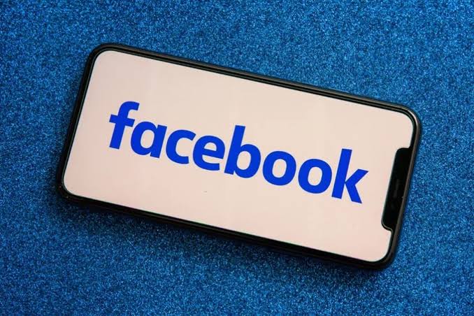 Sebuah Aplikasi Facebook Sebagai Media Sosial