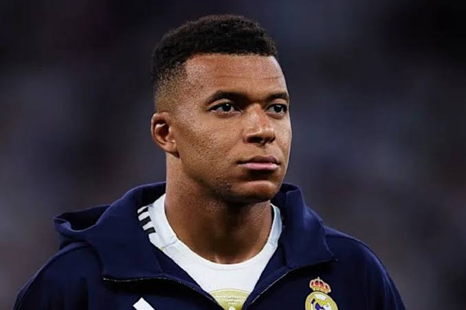 Pesepakbola Profesional Mbappe Dengan Kontroversinya