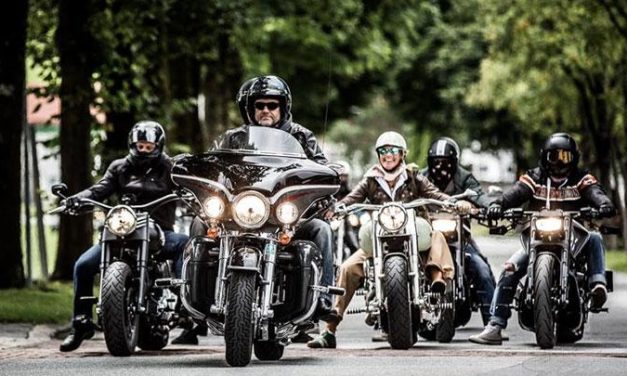 Suatu Kendaraan Besar Pada Motor Gede