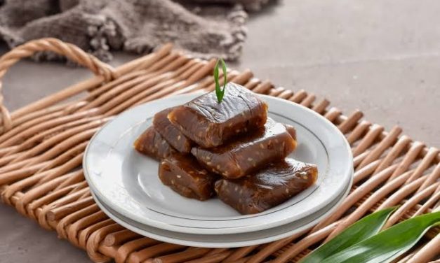 Makanan Tradisional Dodol Dengan Beberapa Bahan Masakan