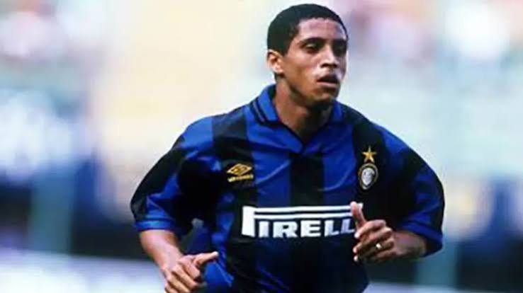 Mantan Pesepakbola Hebat Seorang Pemain Roberto Carlos