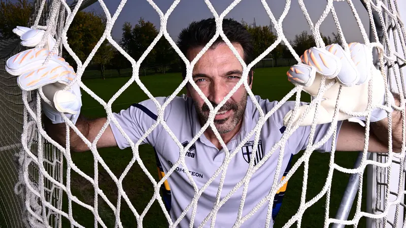 Seseorang Penjaga Gawang Kiper Andalan Buffon