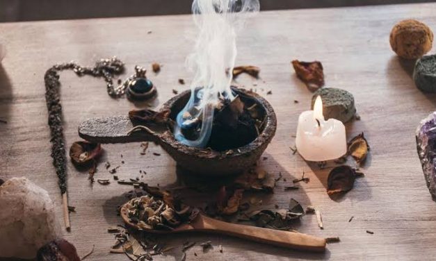 Getah Aromatik Kemenyan Dari Tumbuhan Alami